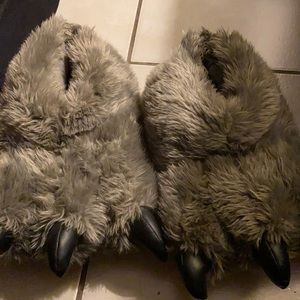 Monster house slippers size:9-10